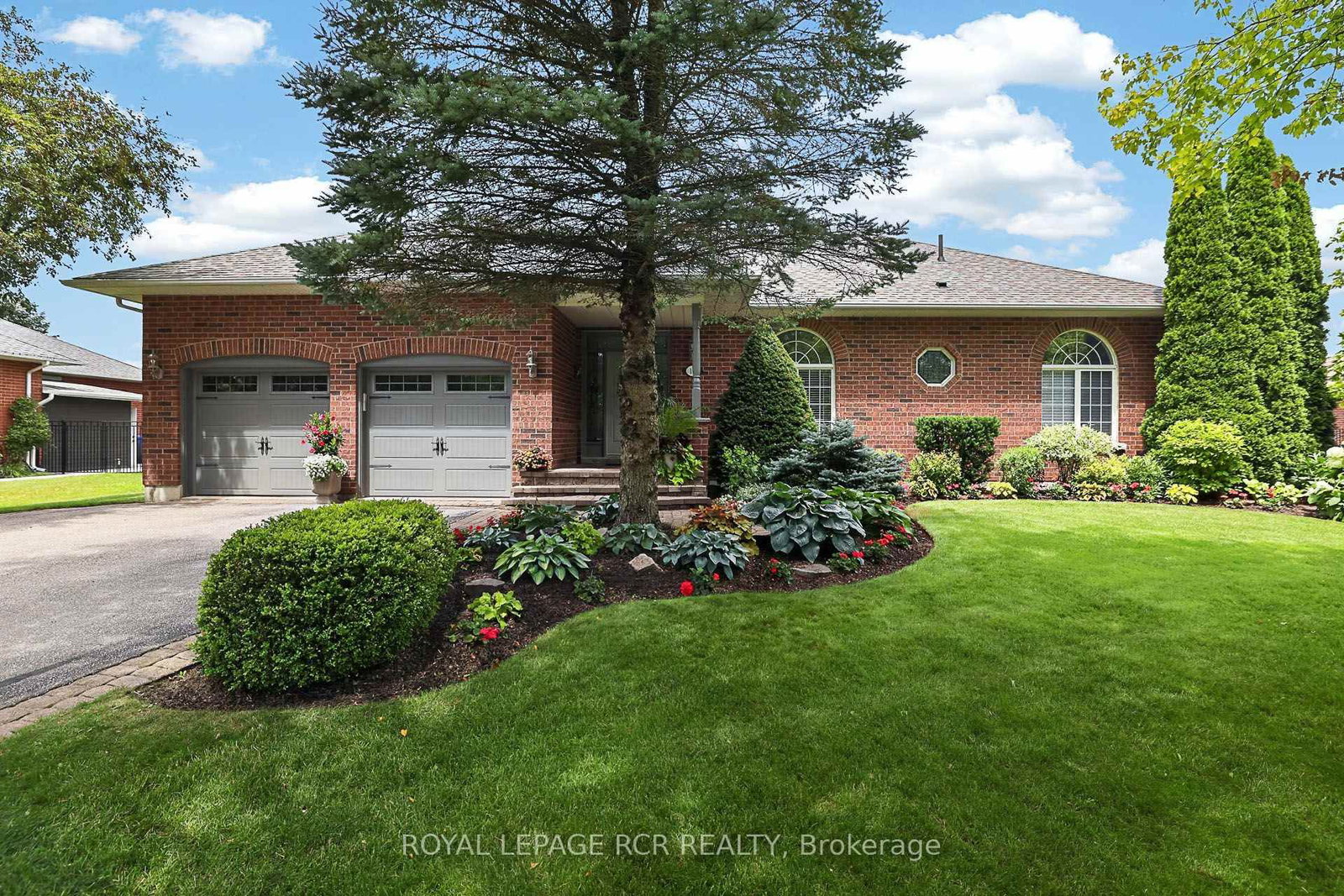 14 Tranmer Road • Whitchurch-Stouffville, ON photo 1