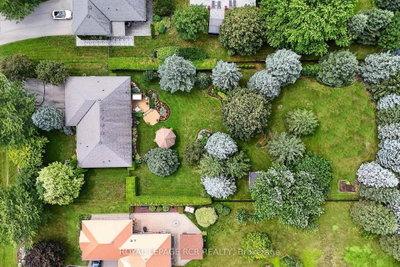 14 Tranmer Road • Whitchurch-Stouffville, ON photo 3