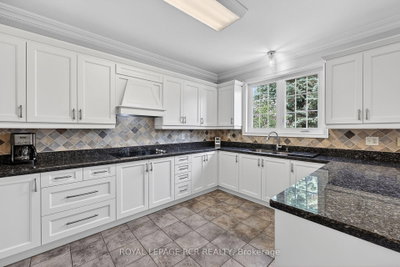 14 Tranmer Road • Whitchurch-Stouffville, ON photo 7
