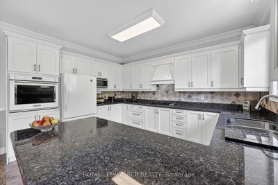 14 Tranmer Road • Whitchurch-Stouffville, ON photo 9
