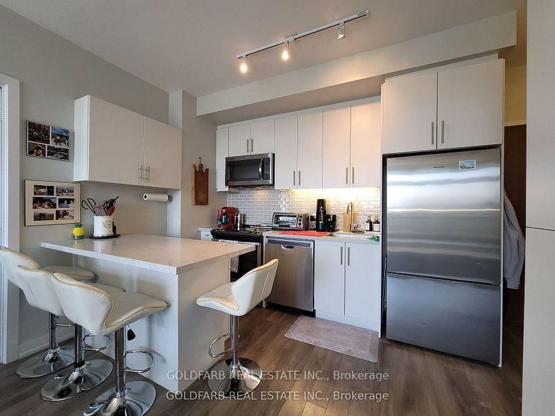 B401 - 271 Sea Ray Avenue