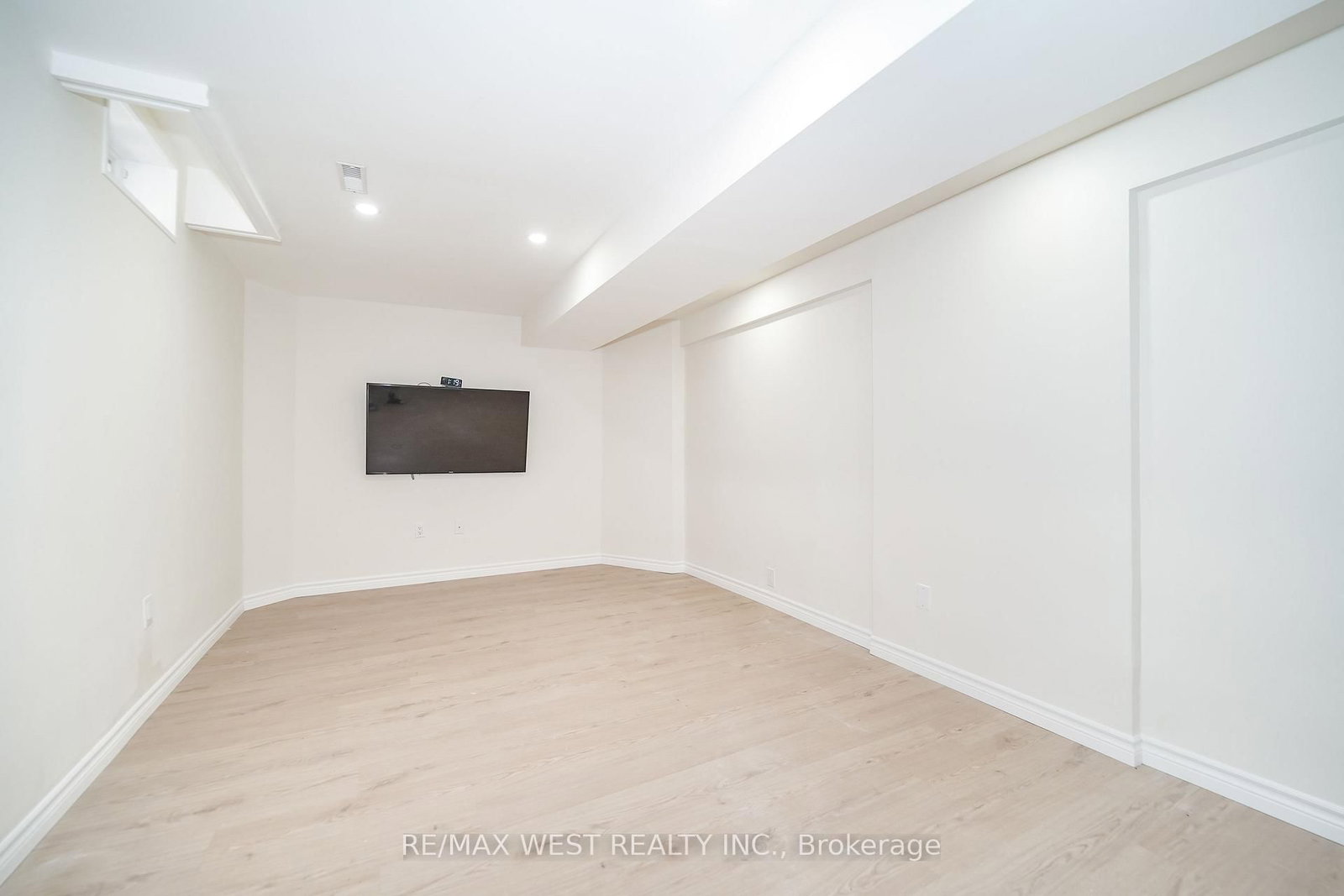 139 River Ridge Boulevard • Aurora, ON photo 12