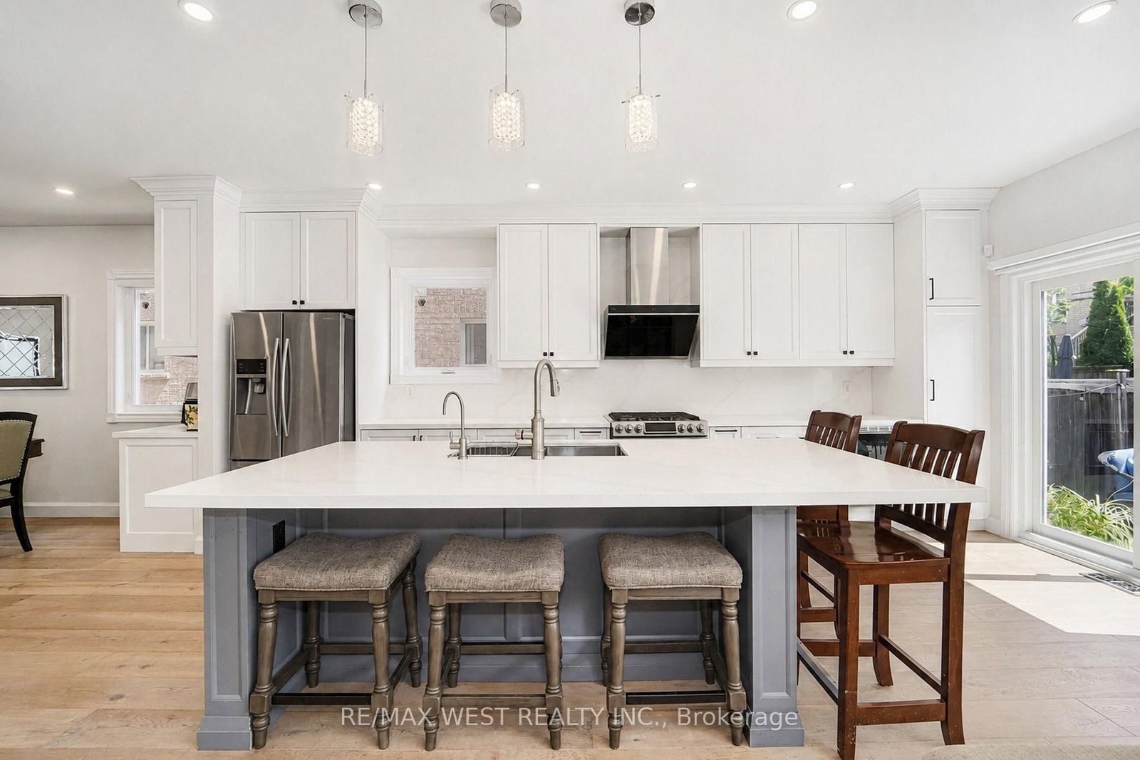 139 River Ridge Boulevard • Aurora, ON photo 5