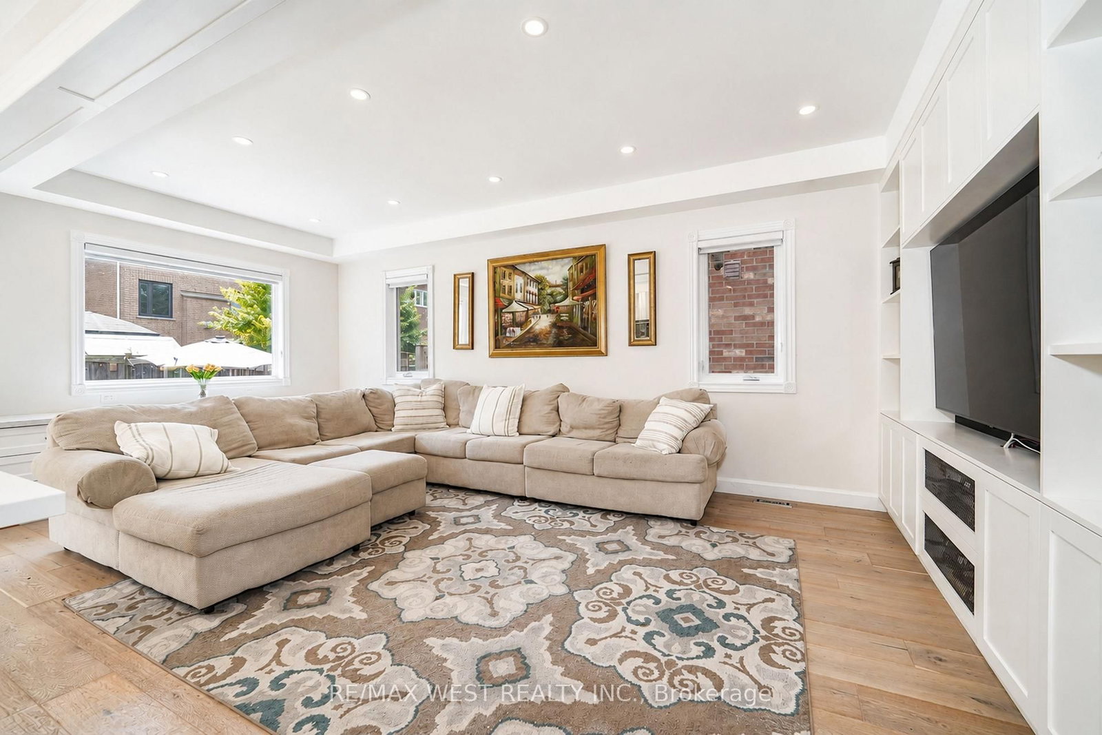 139 River Ridge Boulevard • Aurora, ON photo 6