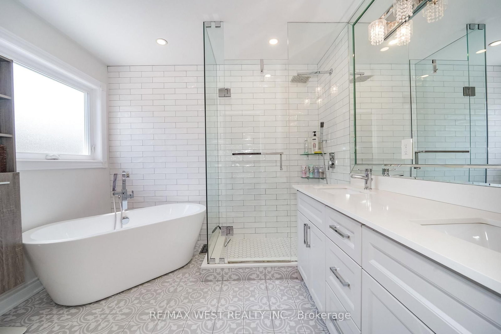 139 River Ridge Boulevard • Aurora, ON photo 8