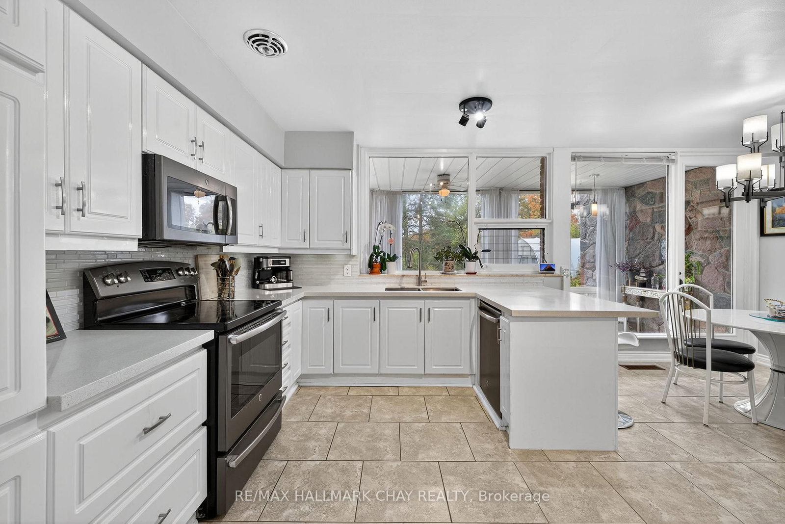 39 Highfield Crescent • Georgina, ON photo 8