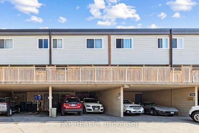 58-158 Milestone Crescent, Aurora, ON, photo 2