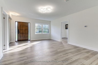 836 Montsell Avenue • Georgina, ON photo 9
