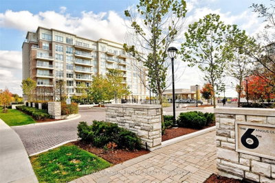 15 Stollery Pond Crescent • #711 • Markham, ON photo 2