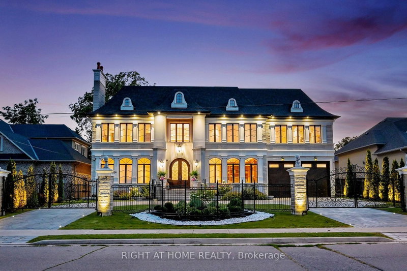 10 Yongeview Avenue