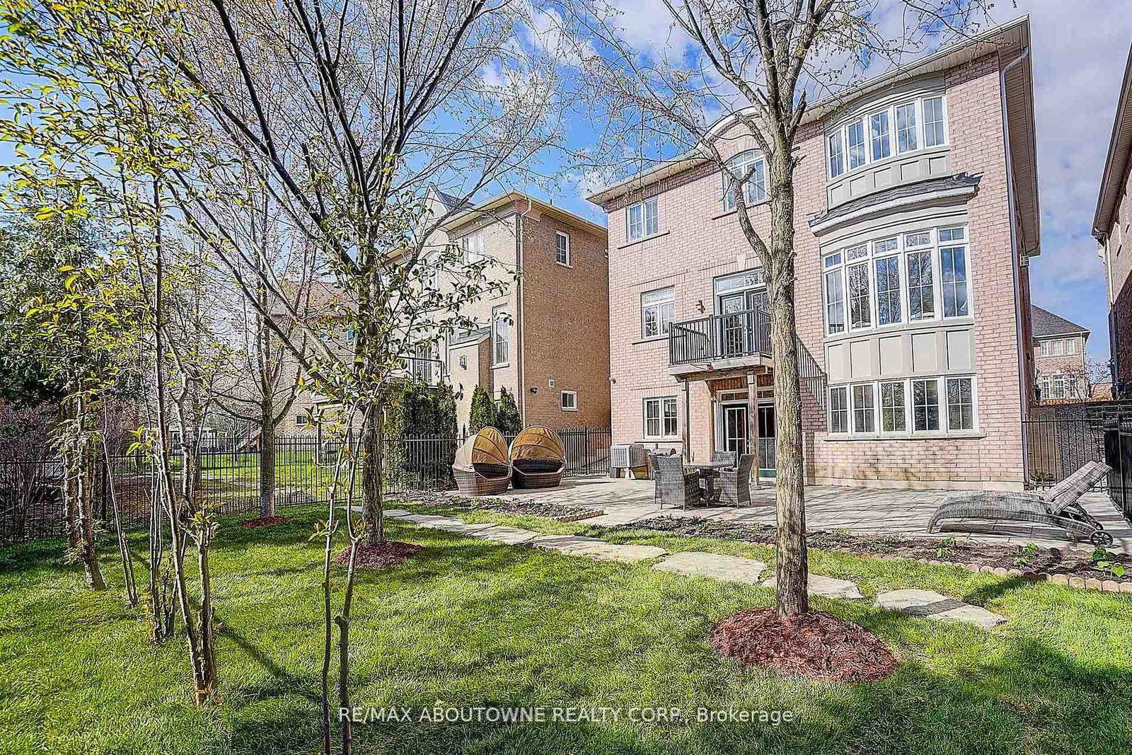 16 Gracedale Drive • Richmond Hill, ON photo 38
