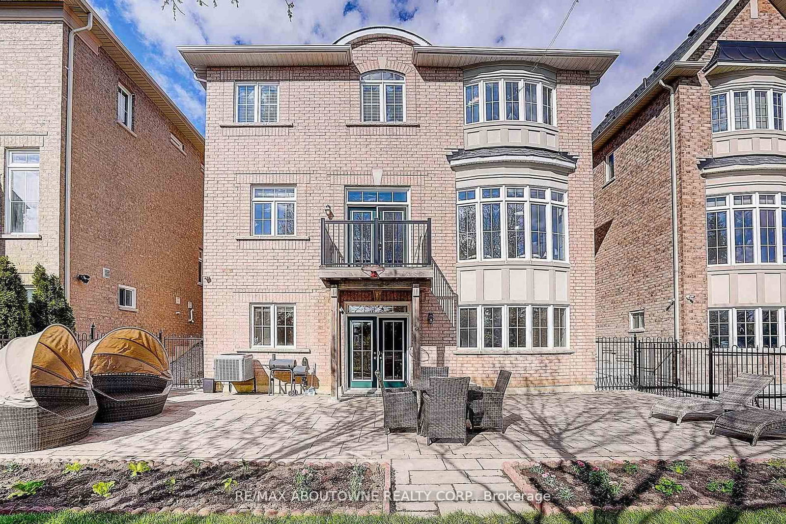 16 Gracedale Drive • Richmond Hill, ON photo 39