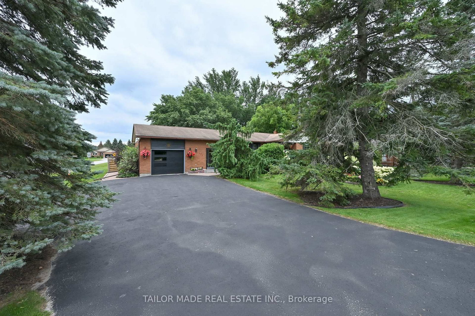 171 Murphy Road • Essa, ON photo 2