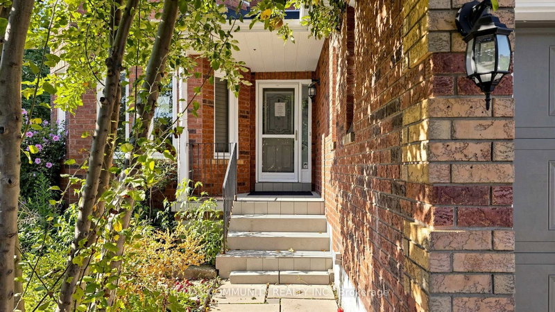 38 Iveagh Dr photo 4