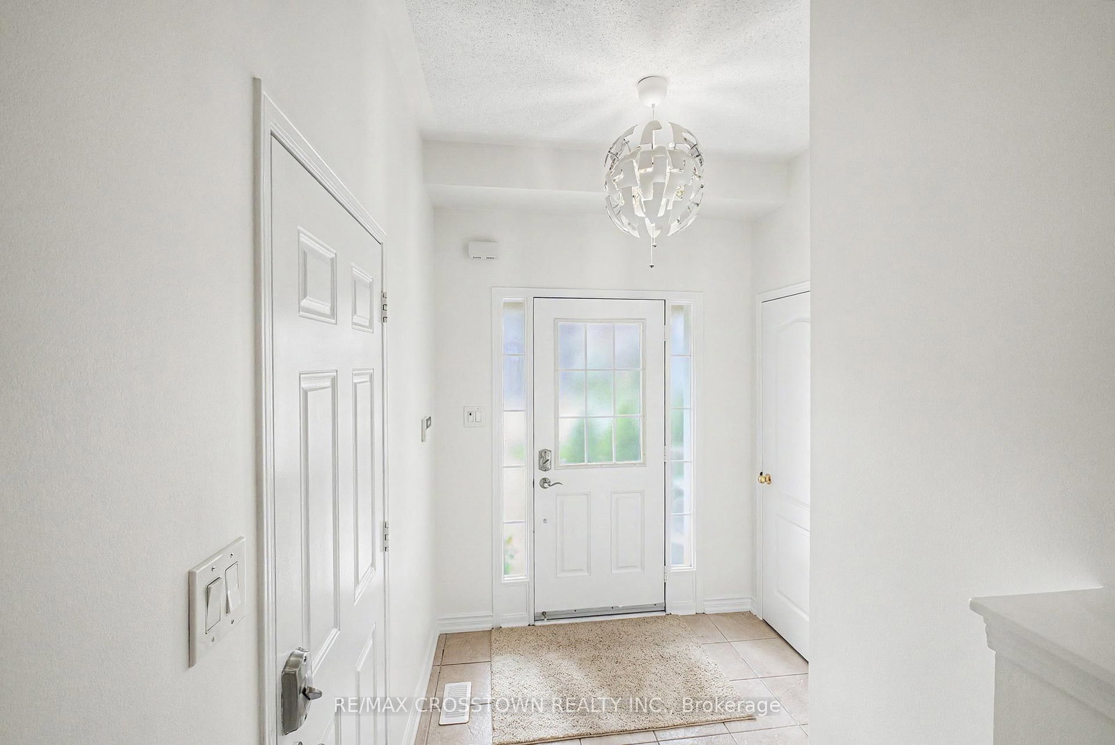 460 Reeves Way Boulevard • Whitchurch-Stouffville, ON photo 4