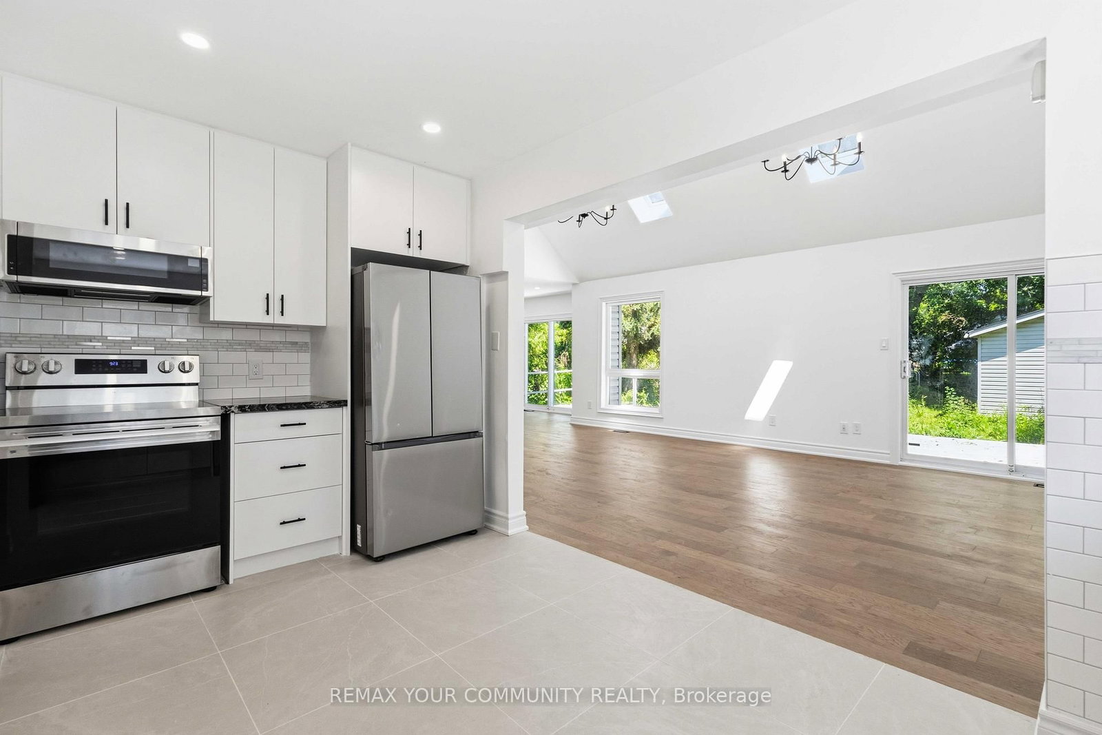 924 Helen Street • Innisfil, ON photo 16