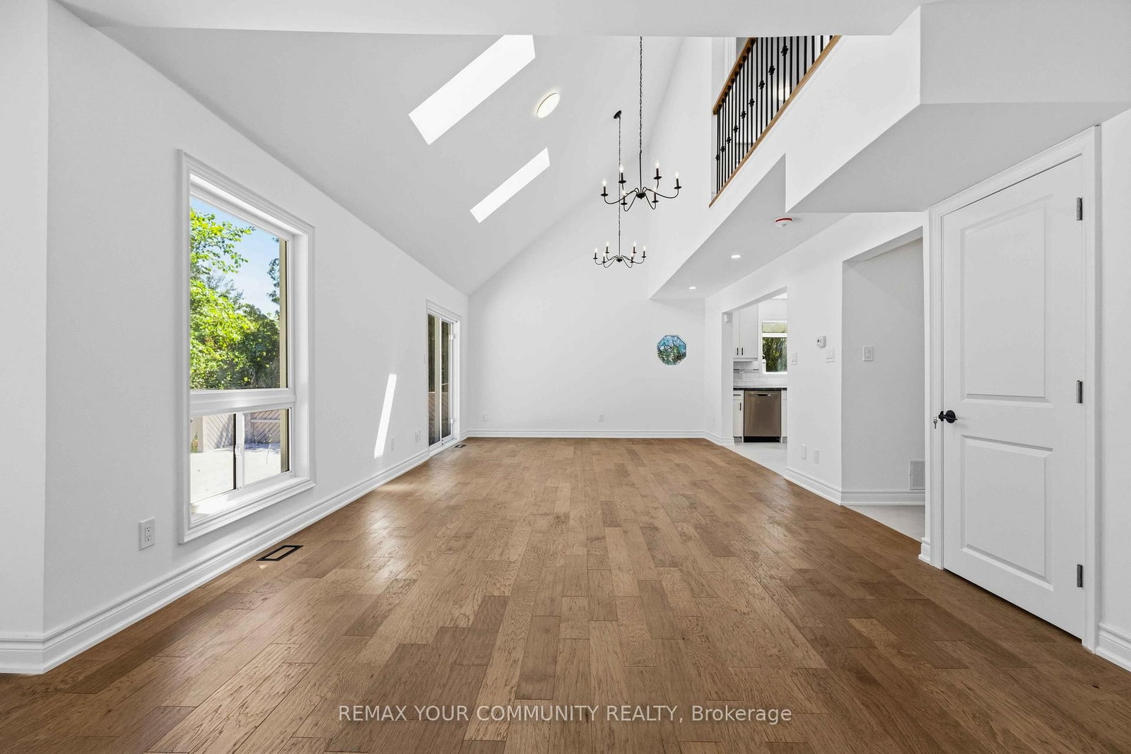 924 Helen Street • Innisfil, ON photo 8