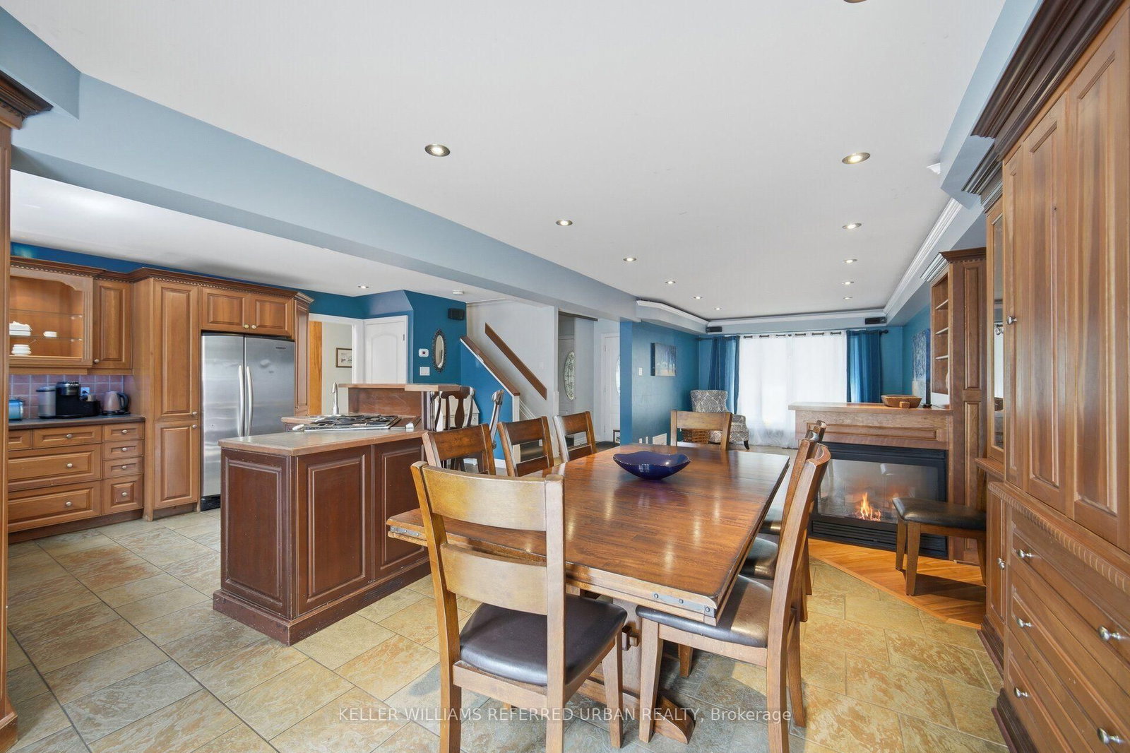 82 Eastman Crescent • Newmarket, ON photo 8