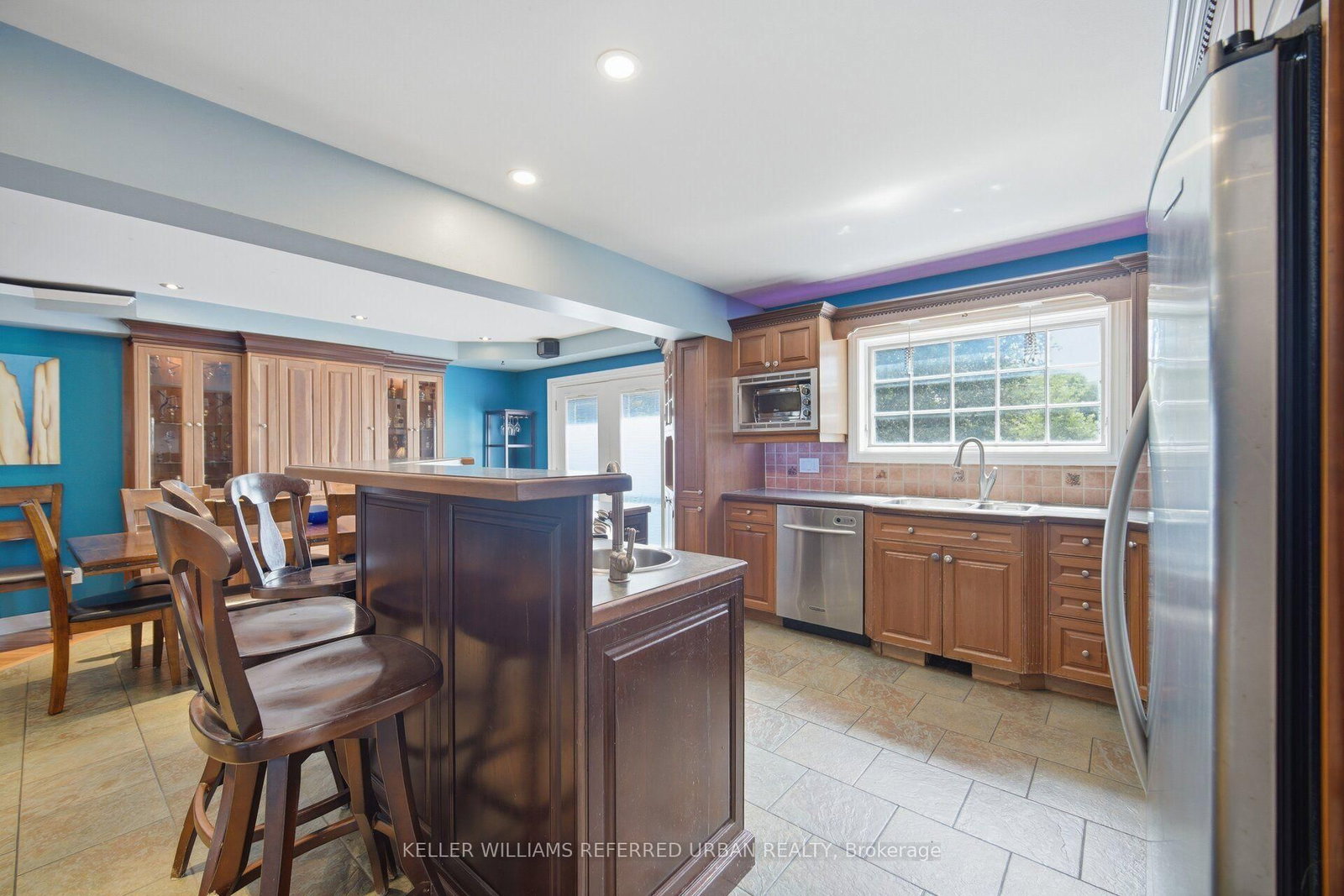 82 Eastman Crescent • Newmarket, ON photo 9