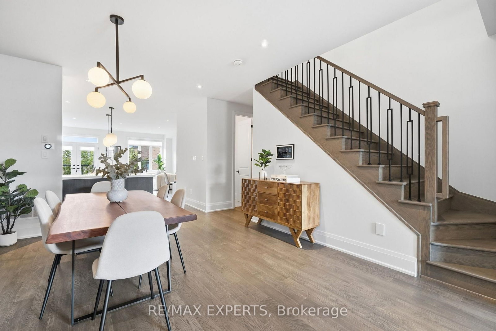 22 Velia Court • Vaughan, ON photo 6