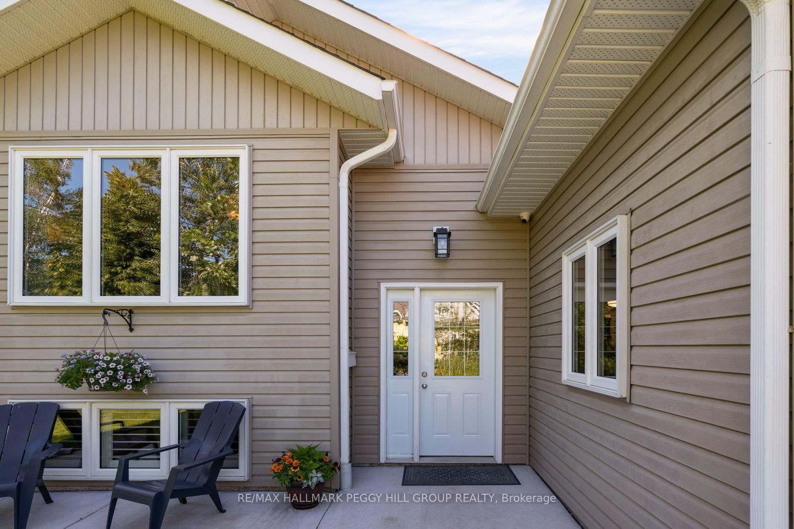 1680 Timmins Avenue • Innisfil, ON photo 2