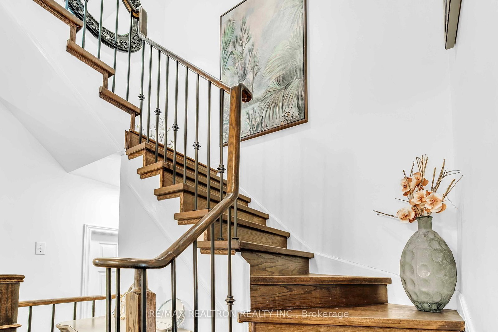 36 Edgemont Court • Richmond Hill, ON photo 14