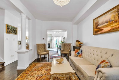 36 Edgemont Court • Richmond Hill, ON photo 5