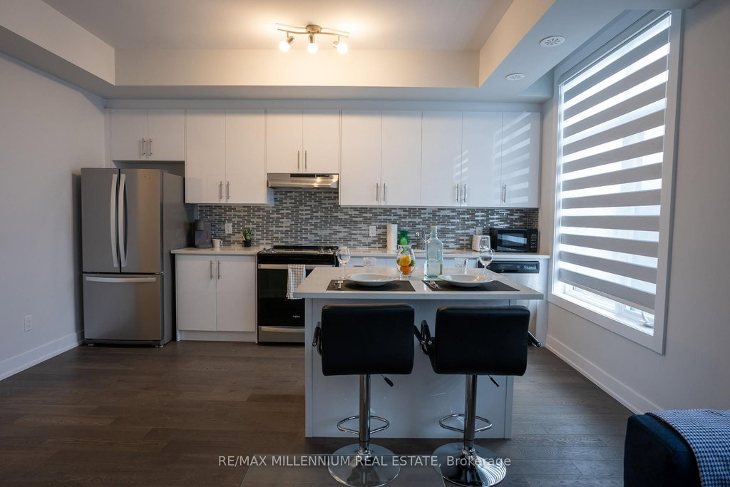 U221 - 9560 Islington Avenue 4