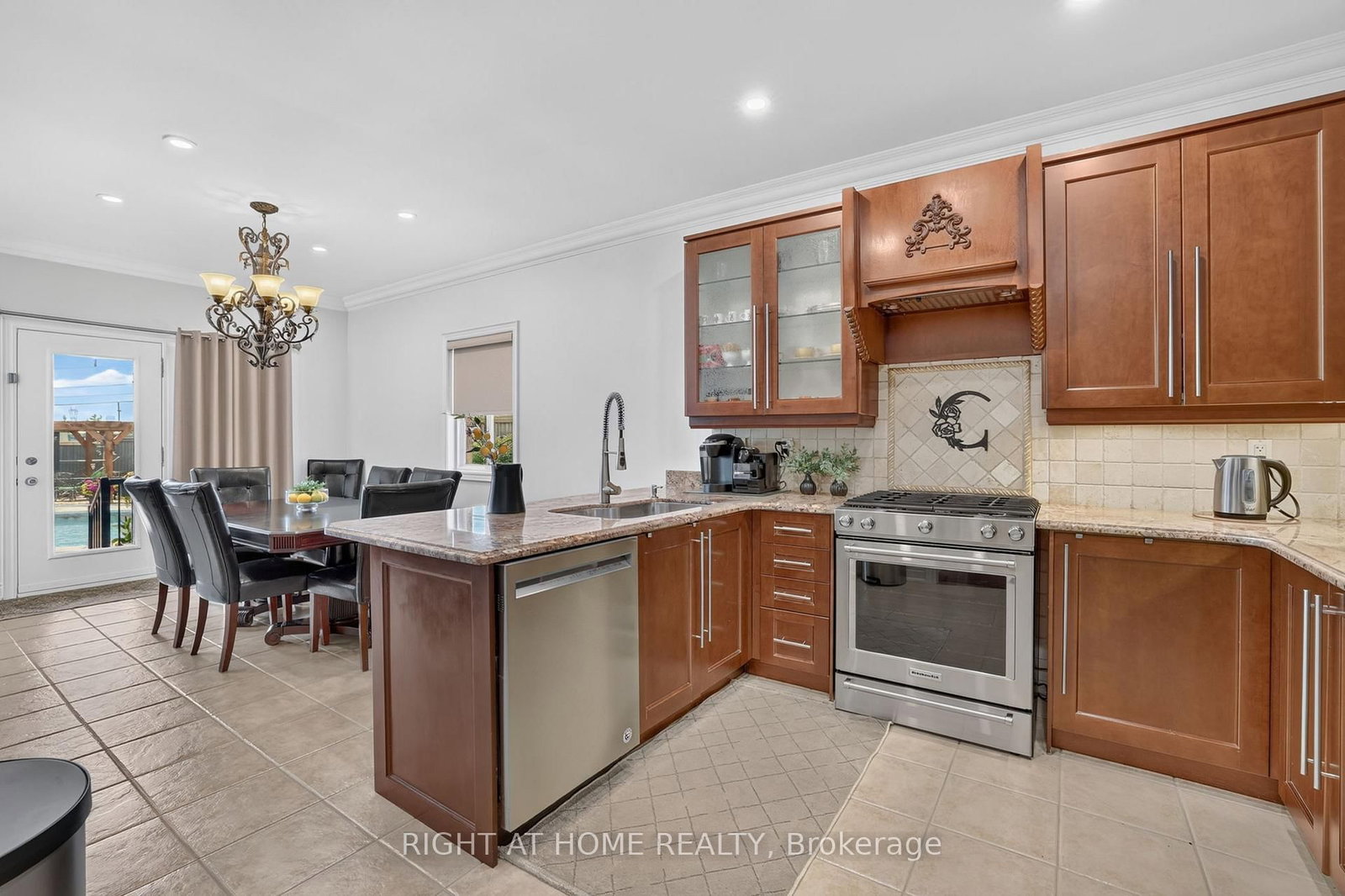 66 Sanremo Court • Vaughan, ON photo 8