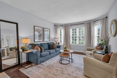 5 Amberview Drive • Georgina, ON photo 6