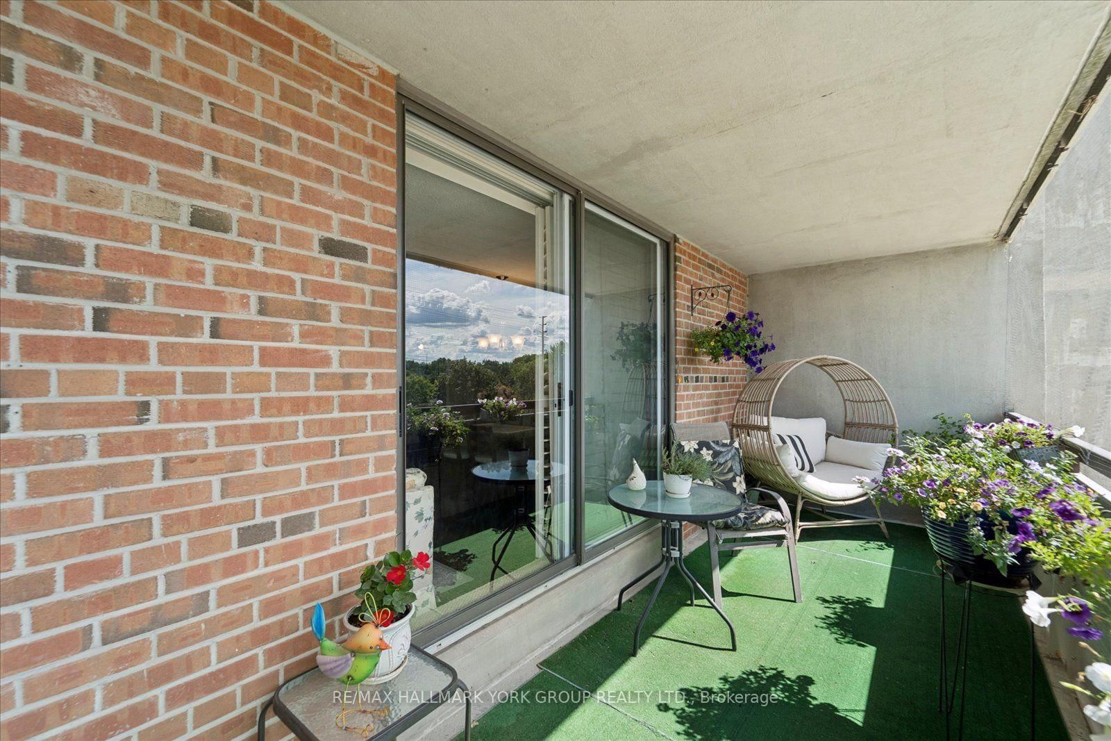 20 William Roe Boulevard • #405 • Newmarket, ON photo 39