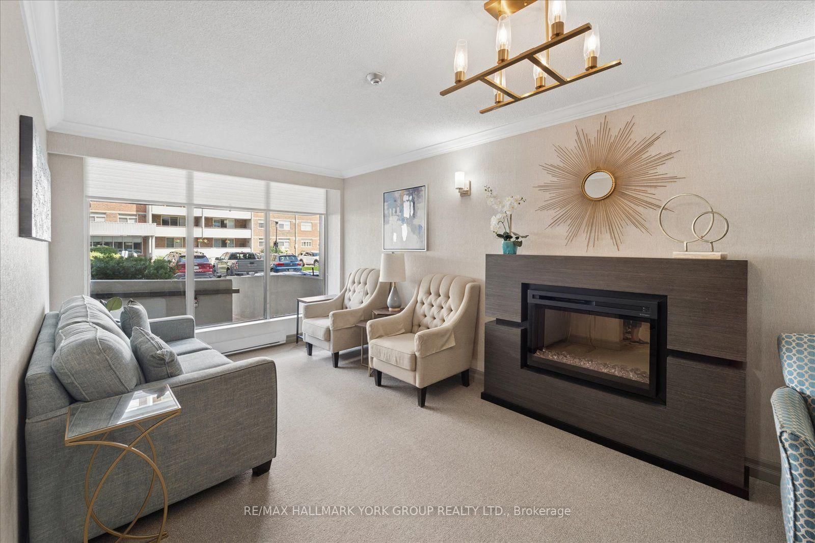 20 William Roe Boulevard • #405 • Newmarket, ON photo 42