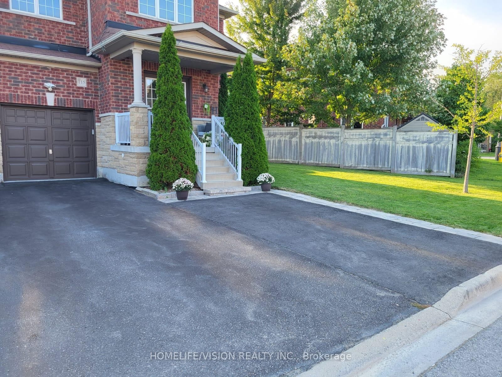 115 James McCullough Road • Whitchurch-Stouffville, ON photo 3