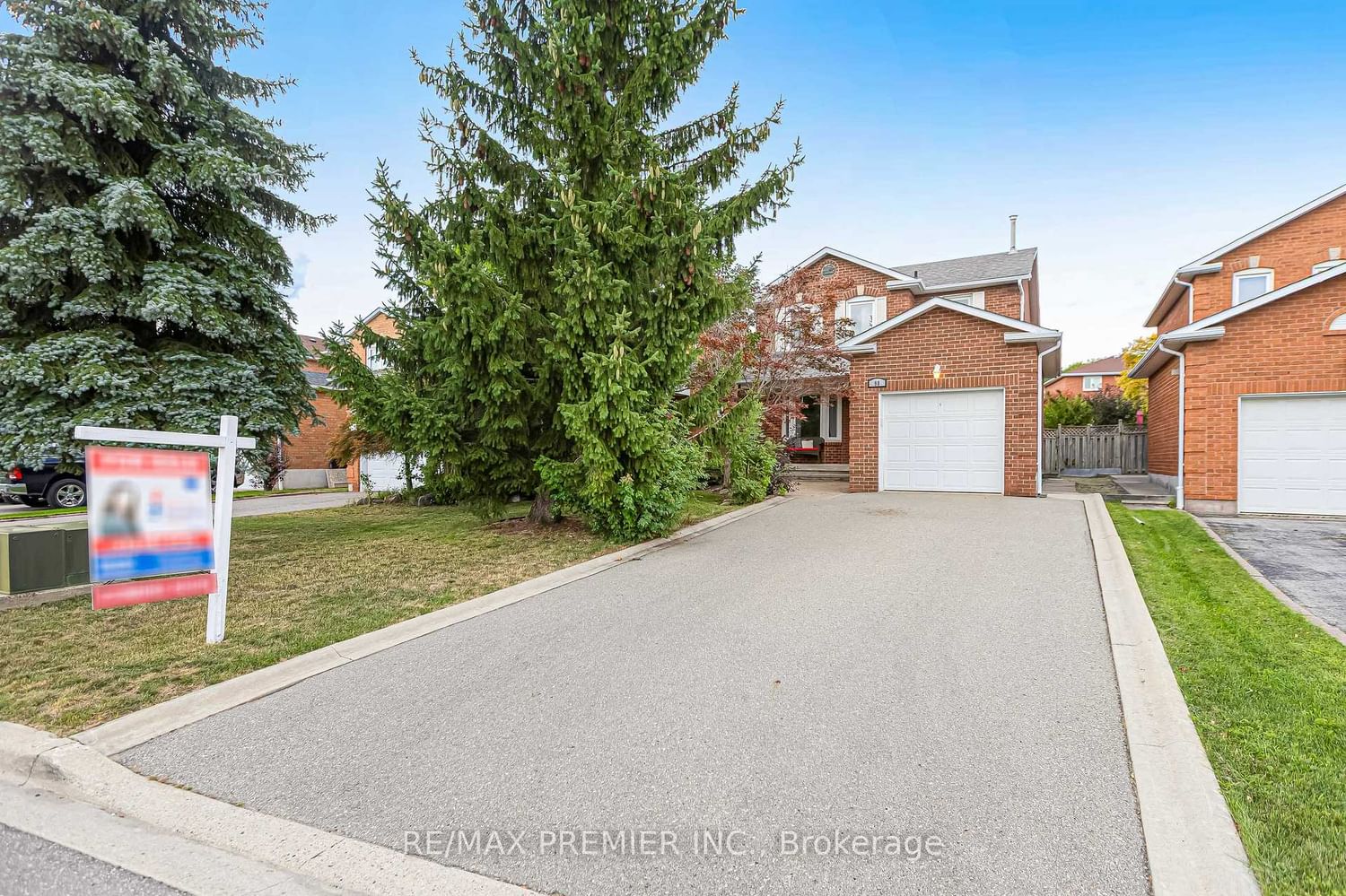 90 Pentland Crescent • Vaughan, ON photo 1