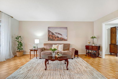 90 Pentland Crescent • Vaughan, ON photo 9