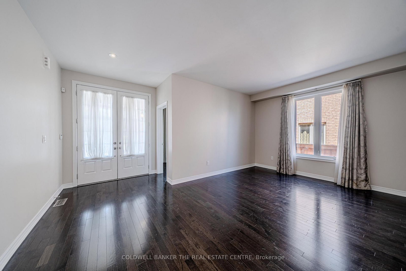 15 Military Court • Richmond Hill, ON photo 6