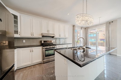 15 Military Court • Richmond Hill, ON photo 8