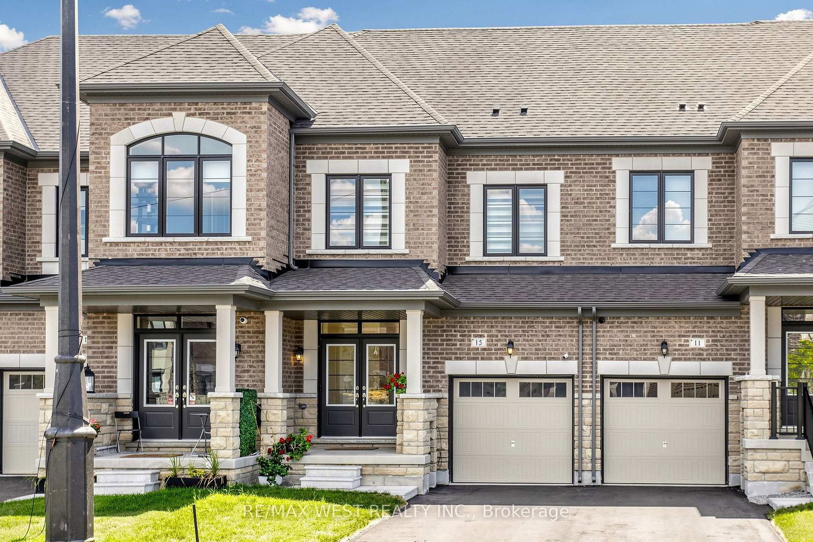 15 Kinloss Street • Vaughan, ON photo 2
