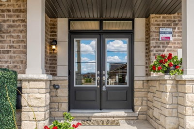 15 Kinloss Street • Vaughan, ON photo 3