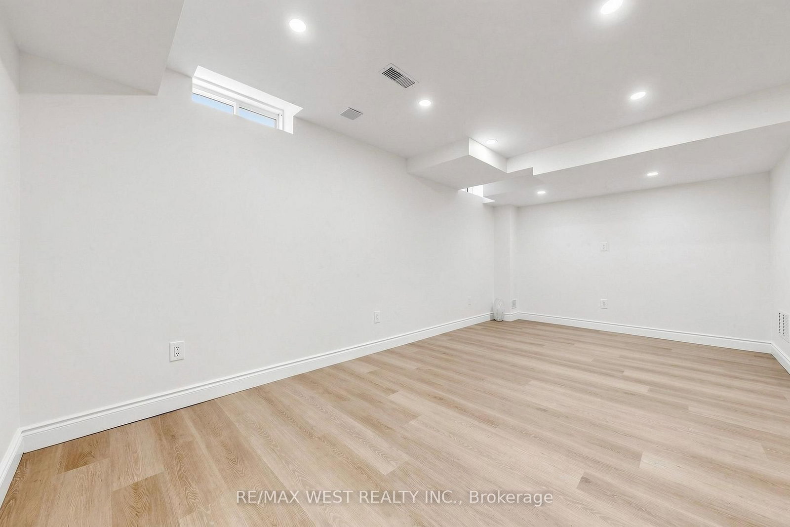 15 Kinloss Street • Vaughan, ON photo 34