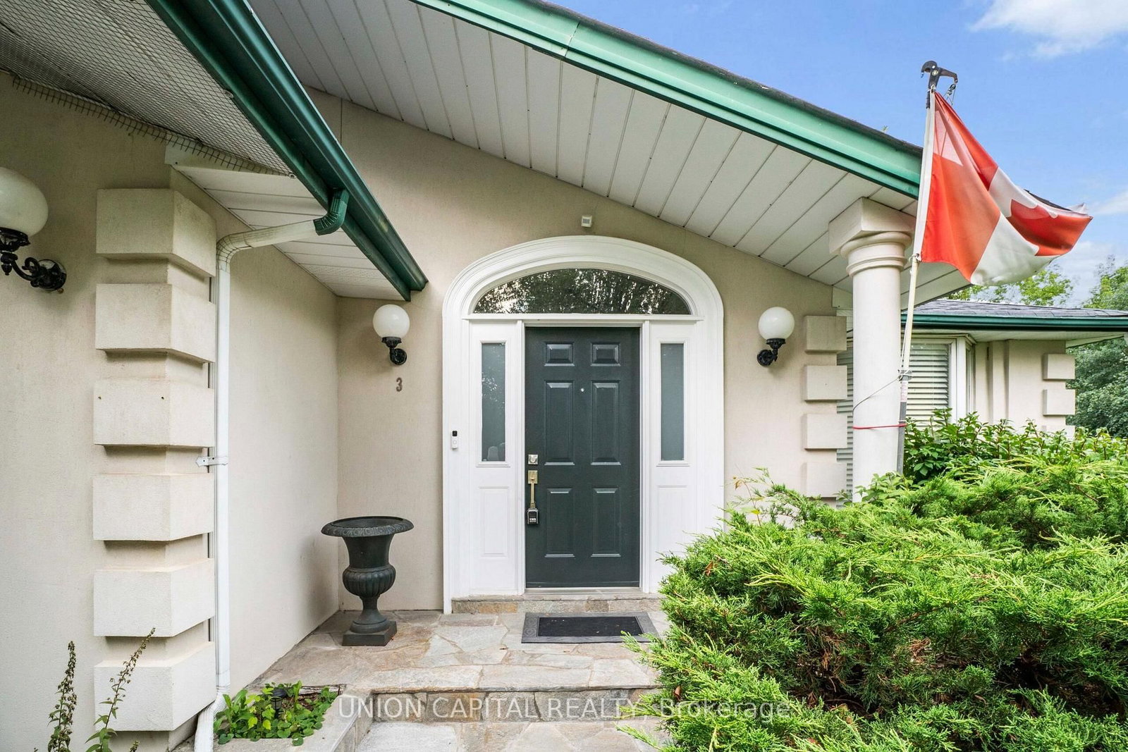 3 Campbell Court • Markham, ON photo 3