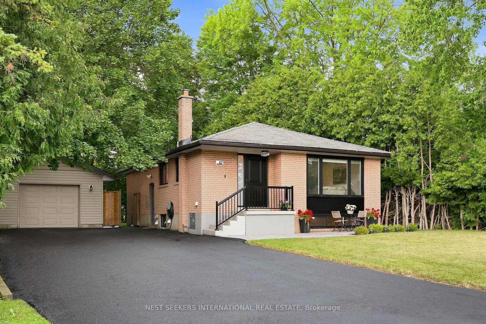 67 Foreht Crescent • Aurora, ON photo 3