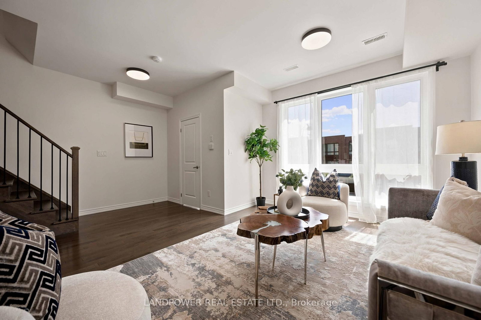 38 Lord Melborne Street • Markham, ON photo 9