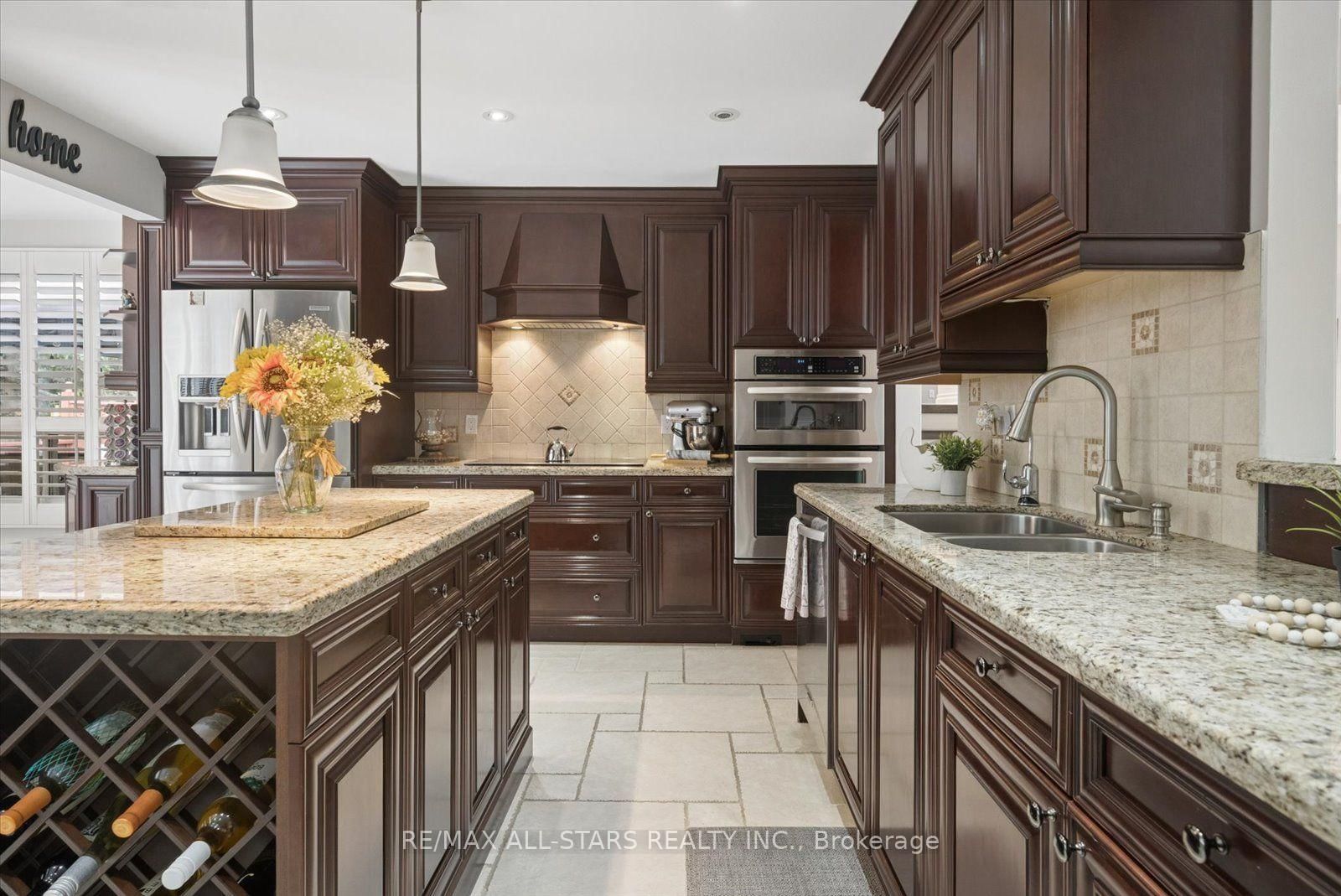 31 Crown Crescent • Bradford West Gwillimbury, ON photo 11
