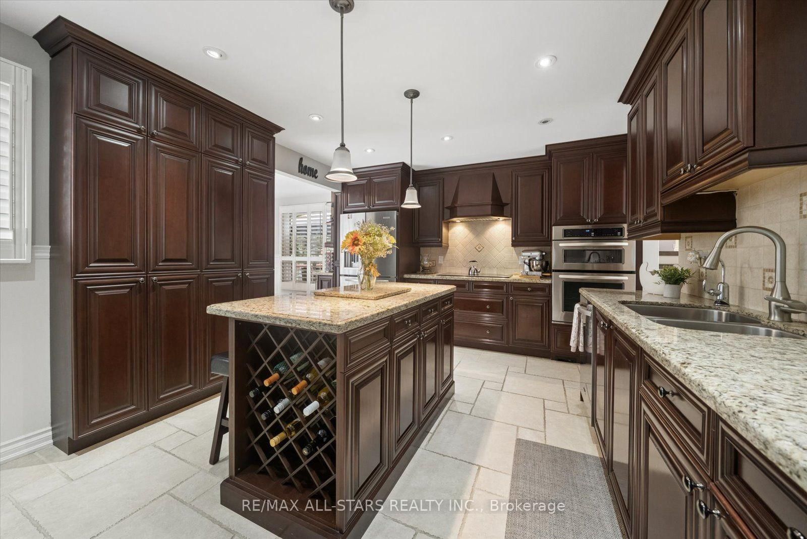 31 Crown Crescent • Bradford West Gwillimbury, ON photo 13