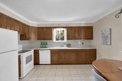 36 May Avenue • East Gwillimbury, ON photo 9