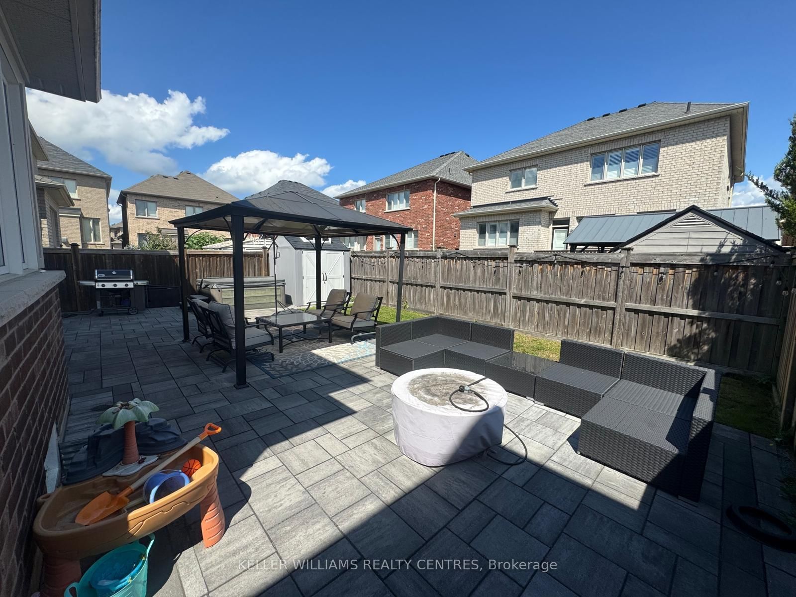 2 Creekland Ave, Whitchurch-Stouffville, view 5