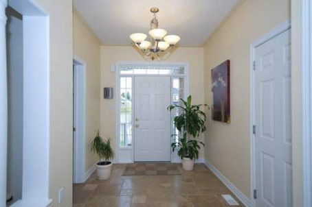 80 Gardiner Dr, Bradford West Gwillimbury, L3Z3E9 | Image 2