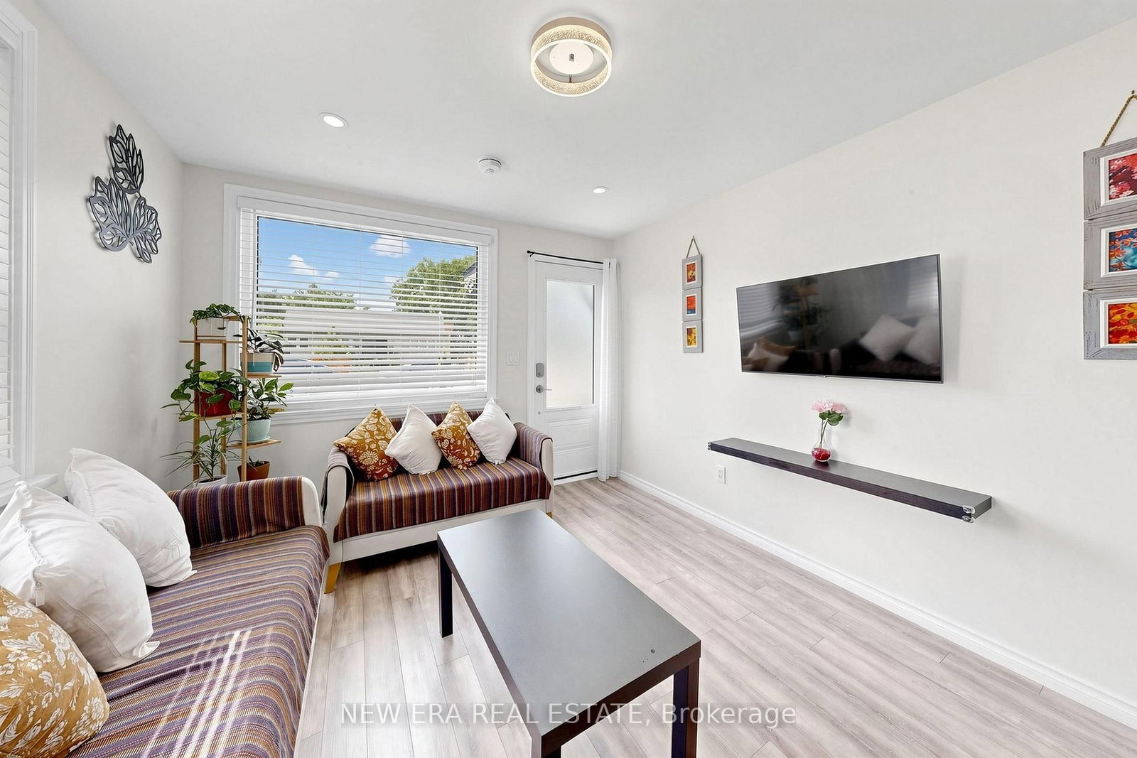 247 Muriel Street • Newmarket, ON photo 9