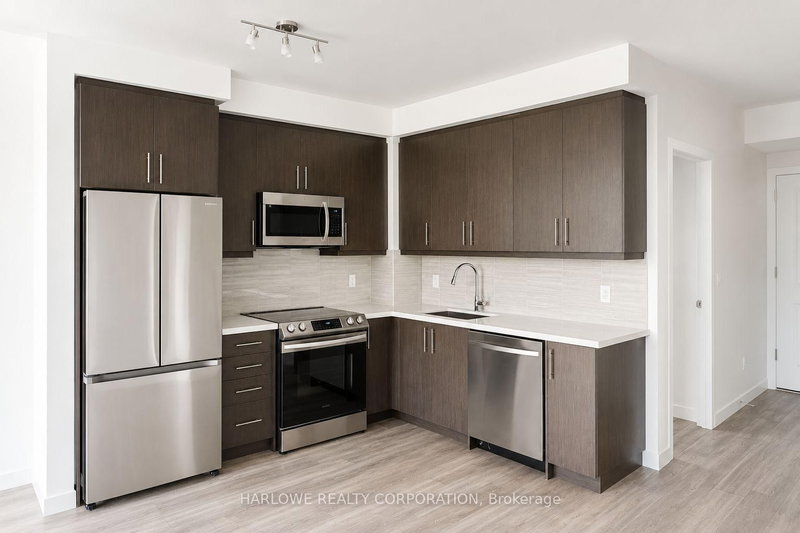 1607 - 105 Oneida Crescent